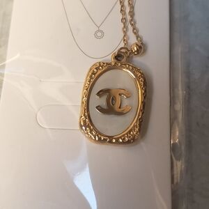 Gold Pendant Necklace